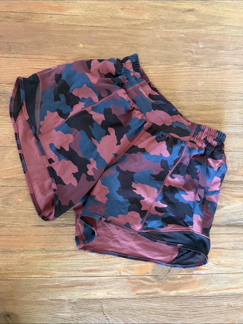 lululemon athletica hotty hot 🔥🔥Camo Running Shorts in Burgundy, Navy & Black